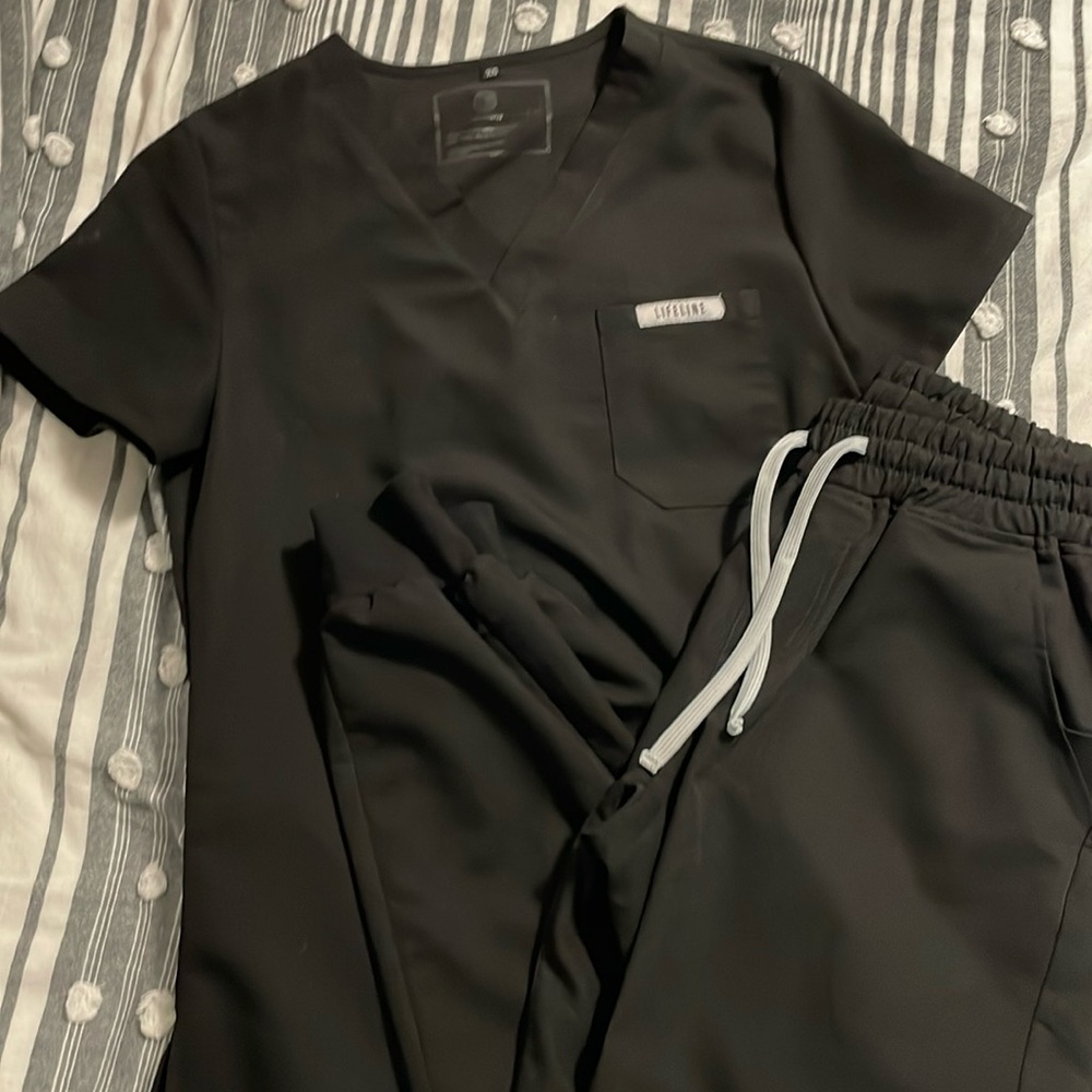 LIFELINE™ Black Scrub Set (XS/S)